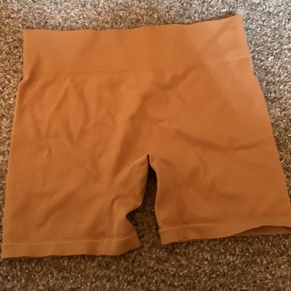 Last call. $5.00! Wild Fable medium shorts - Picture 2 of 4